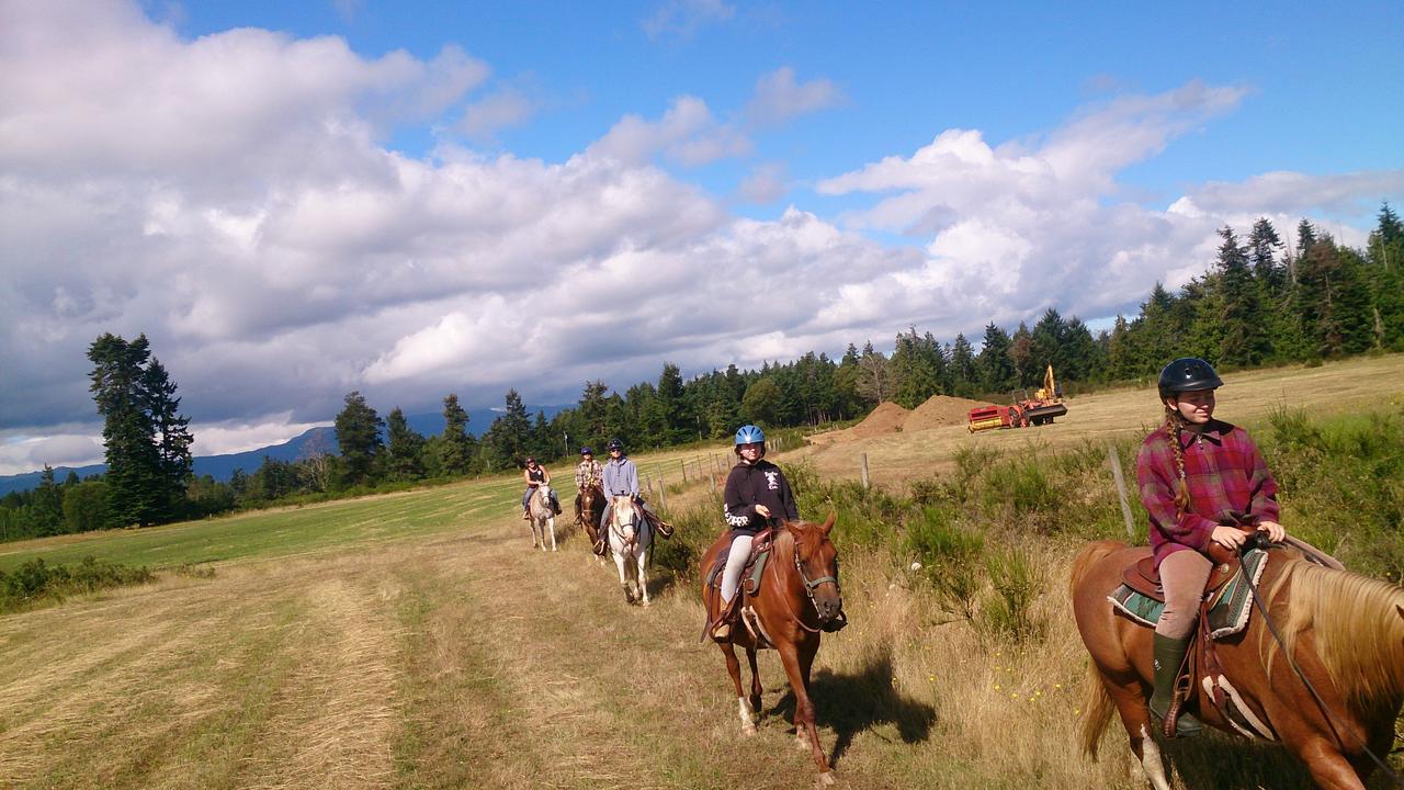 Paradise Acres Ranch Nanoose Bay Екстер'єр фото