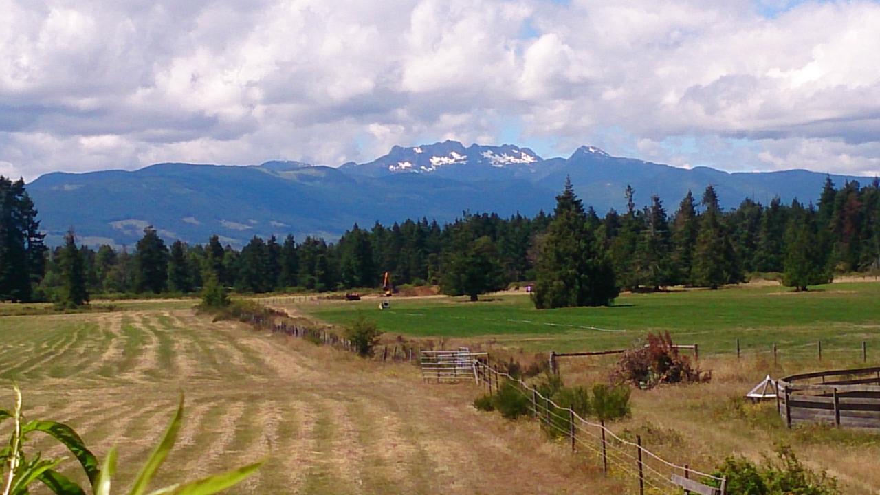 Paradise Acres Ranch Nanoose Bay Екстер'єр фото