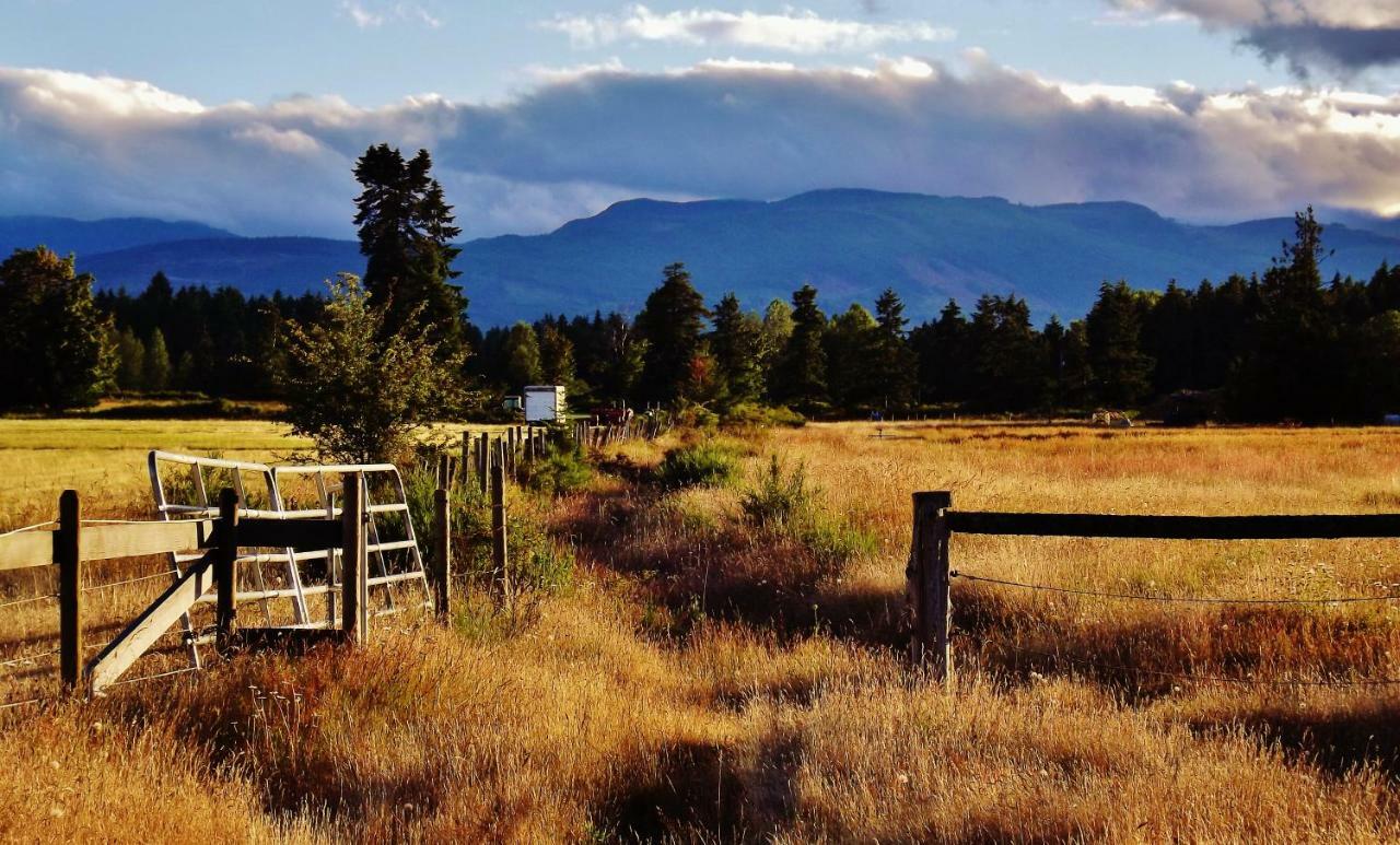 Paradise Acres Ranch Nanoose Bay Екстер'єр фото